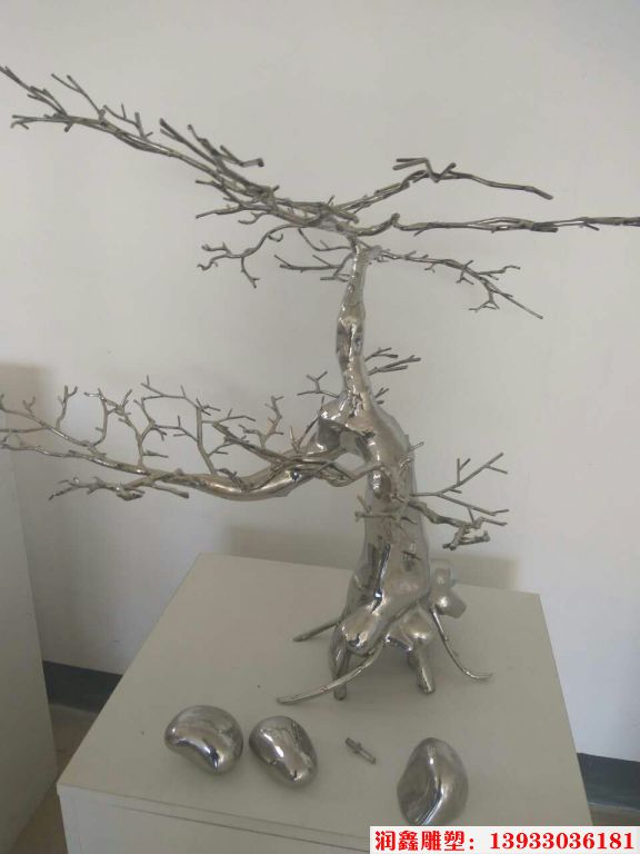 不锈钢枯树木雕塑